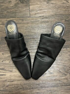 New without the tag Vince Camuto Black Leather Pointed Slip-On Mules